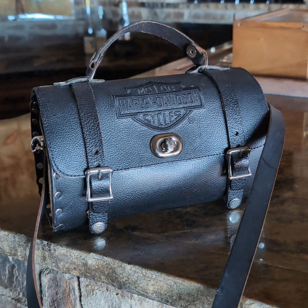 Vintage Harley-Davidson ♠️Black  Leather Silver Studded Biker Barrel Bag